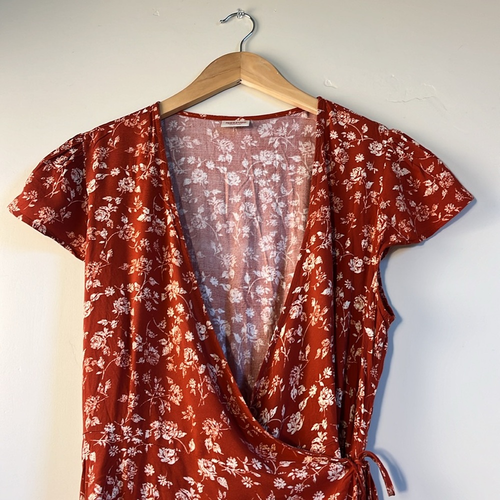 Medium Floral Wrap Dress in burnt orange by Mossimo - Picture 2 of 9